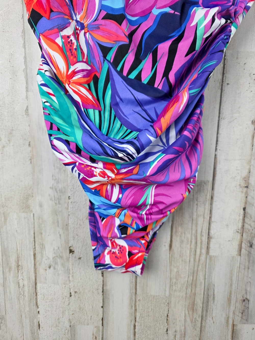 Aqua Green V-Neck Floral One Piece Swimsuit Size Medium - Picture 5 of 8